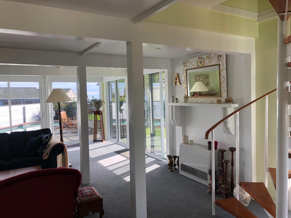 Allie'S Hill Top Haven Bed & Breakfast Whanganui Exterior photo